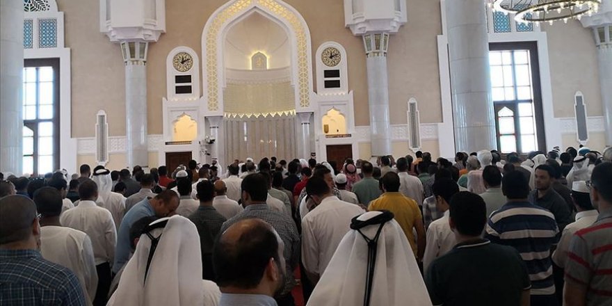 Katar'da koronavirüs nedeniyle sadece bir camide cuma ve teravih namazı kılınacak