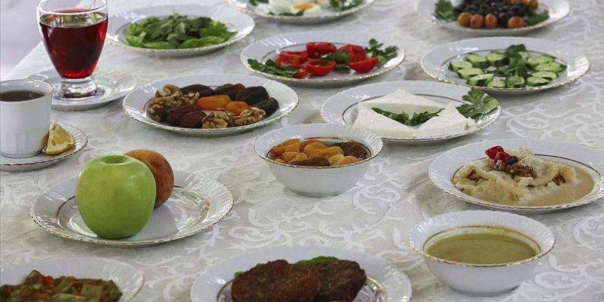 Uzmanından iftar ve sahurda beslenme önerileri