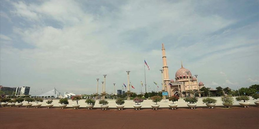 Malezya'da 'sosyal mesafeli ramazan' başlıyor