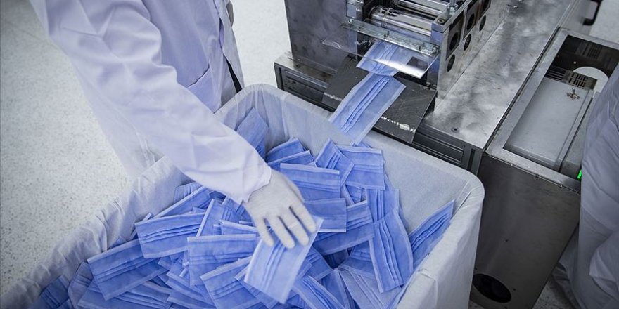Bu tesiste günlük 2,5 milyon maske üretiliyor