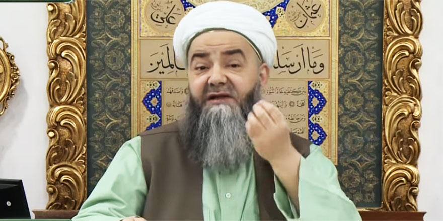 Cübbeli Ahmet: Eşcinsellik normal görülmeye başlanırsa gökten taş yağacak