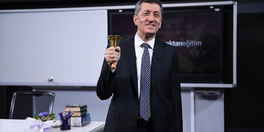 Milli Eğitim Bakanı Selçuk'tan öğrencilere EBA'da 'Teneffüs Zamanı'na davet