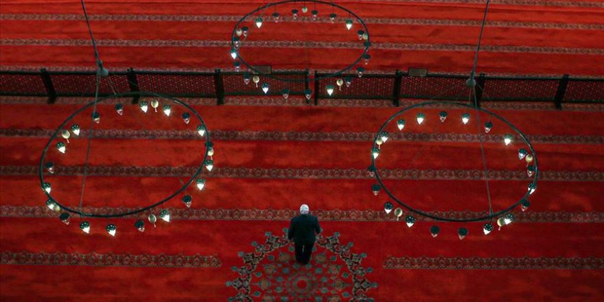 “Ramazan ayının gündüzünü oruç, gecesini ibadetle geçirelim”