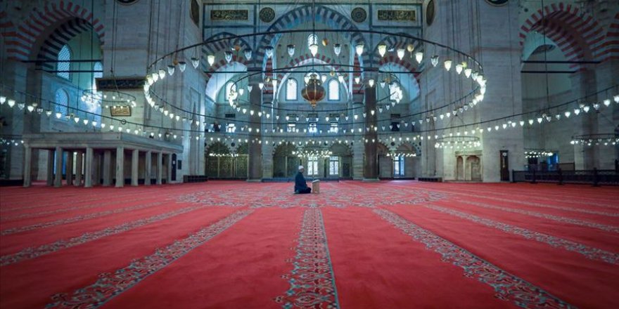 Ramazan’ın ikinci cumasında camiler yine sessiz kaldı