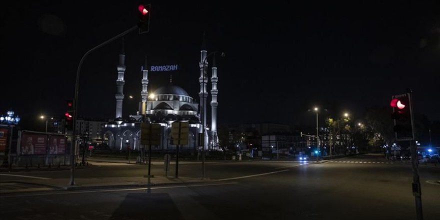 15 ildeki sokağa çıkma ve seyahat kısıtlamaları sona erdi