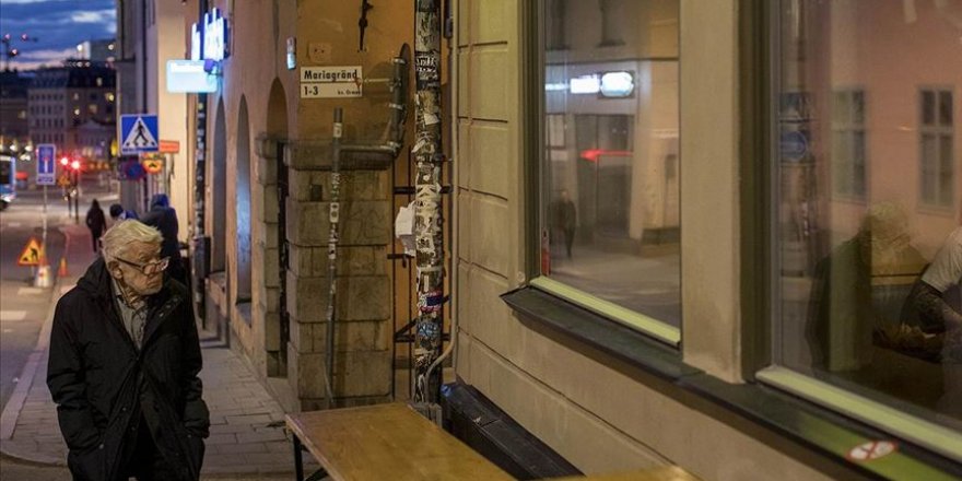 İsveç'te bazı huzurevlerinde Kovid-19 hastası yaşlıların ölüme terk edildiği iddiası