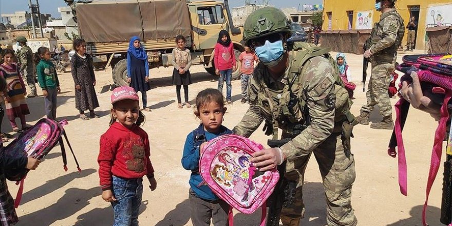 MSB'den Barış Pınarı bölgesindeki çocuklara yardım eli