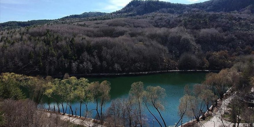 Karagöl'de ilkbahar güzelliği ziyaretçisiz kaldı