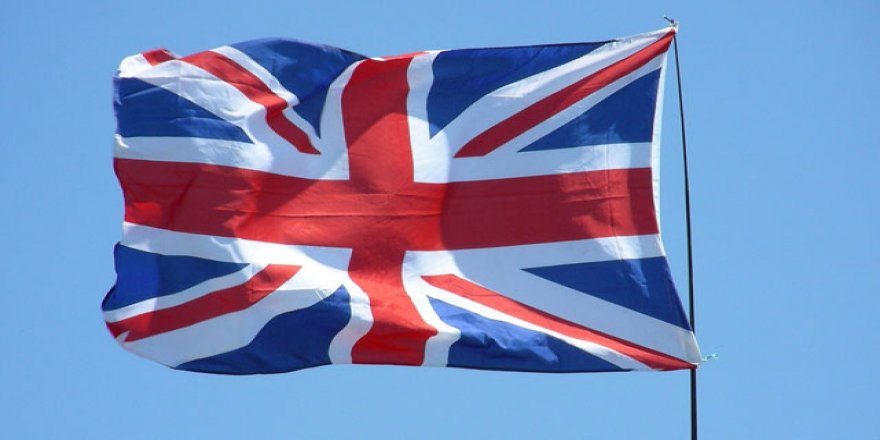 İngiltere'deki siyahların ve diğer azınlıkların yüzde 65'i polislerin ırkçı ön yargılarının olduğunu düşünüyor