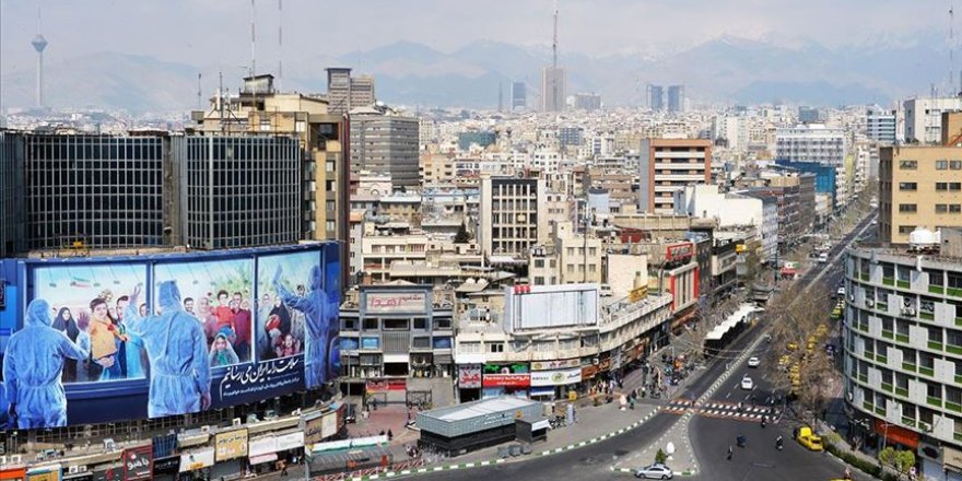 İran'da maske takma zorunluluğu getirildi