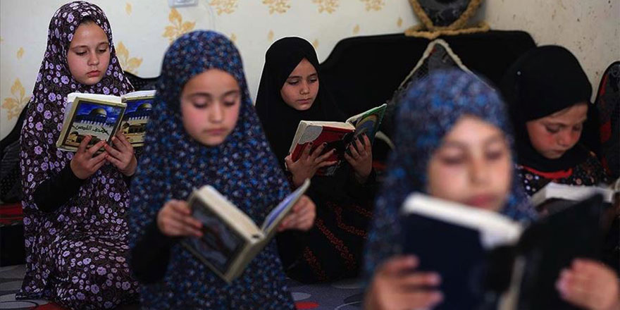 Gazze'de camiler kapalı, hafızlar evde yetişiyor