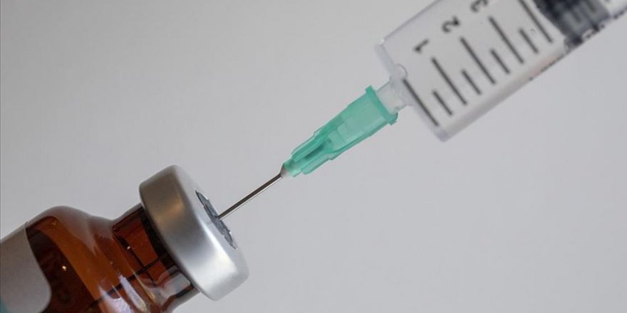 Oxford'un geliştirdiği Kovid-19 aşı adayının ABD'de üçüncü aşama klinik denemeleri başladı