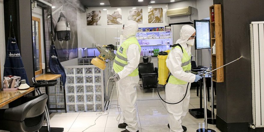 Açılışa hazırlanan kuaförler dezenfekte edildi