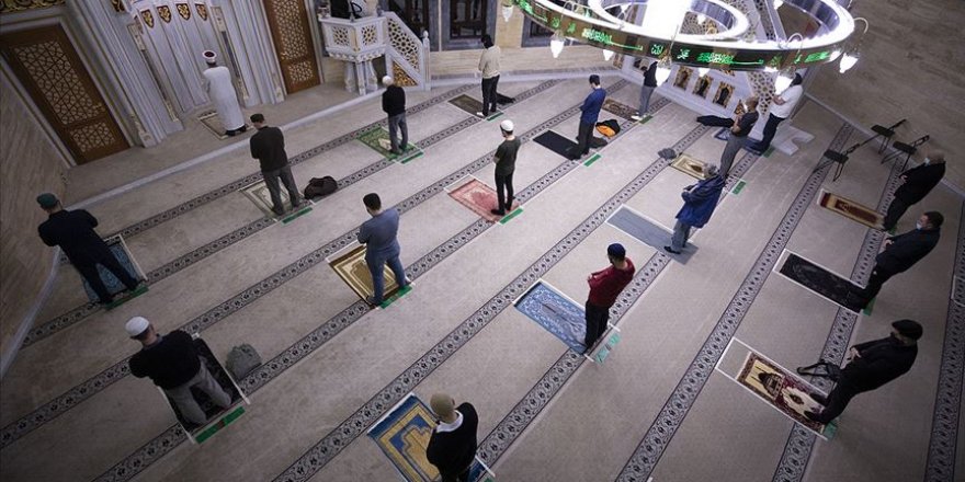 Almanya’da camiler koronavirüs şartlarıyla ibadete açıldı