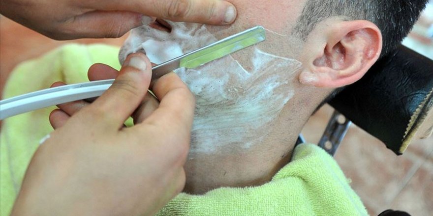 Halk sağlığı uzmanından 'makyaj ve sakal tıraşı' için virüs riski uyarısı