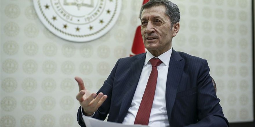 Bakan Selçuk'tan 15 Şubat'ta yüz yüze eğitime başlayacak köy okulları paylaşımı