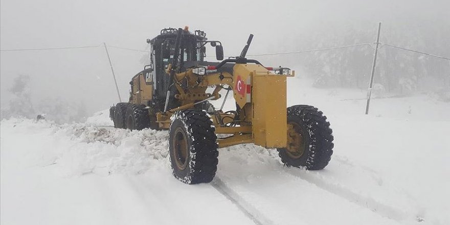 Erzurum'da mayıs ayında karla mücadele