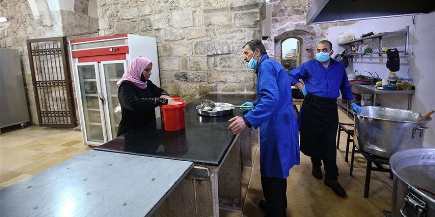 İşini kaybeden Filistinliler, Osmanlının Kudüs'teki 'hayır kapısını' çalıyor