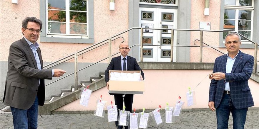 Almanya'da DİTİB camisinden belediyeye maske bağışı