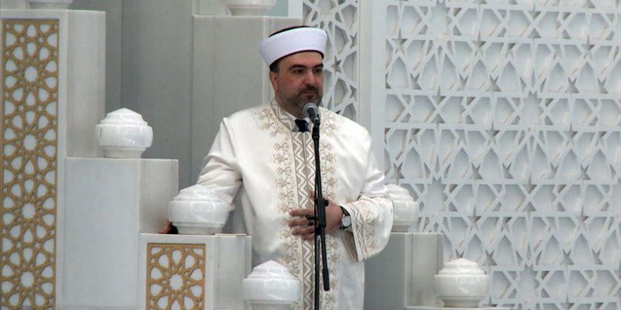 Ahmet Hamdi Akseki Camisi'nde cuma namazı kılındı