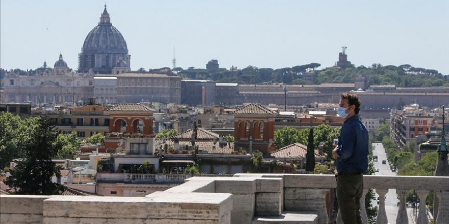 İtalya'da Kovid-19'a bağlı can kaybı 34 bin 945'e yükseldi