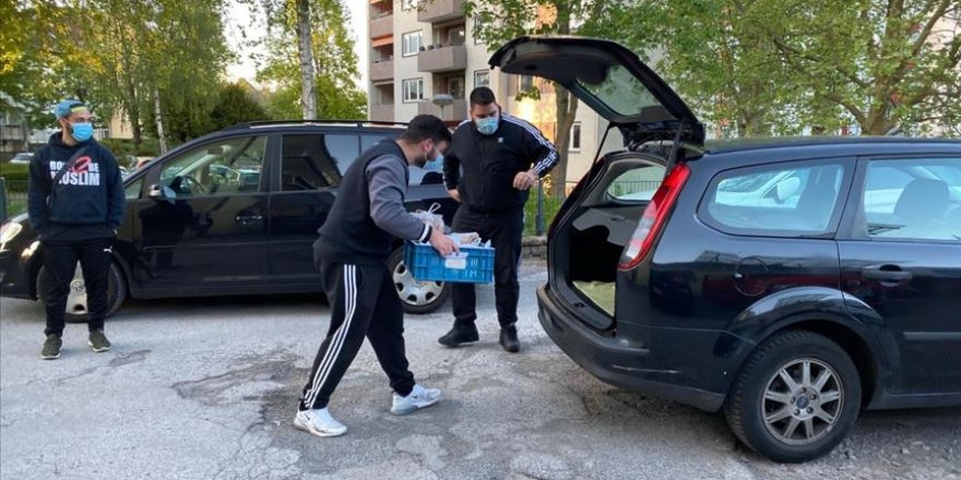 Almanya'da DİTİB camisinden mültecilere bayram ikramı