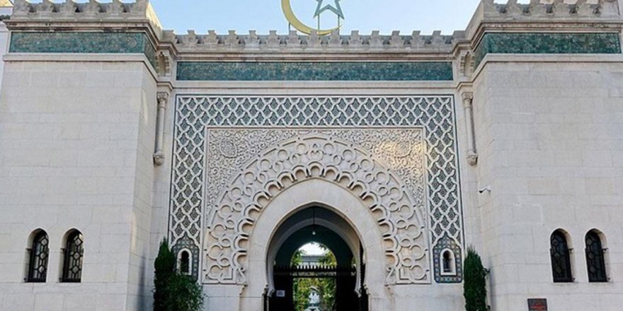 Fransa'da mahkeme, ibadethanelerde toplanma yasağının kaldırılmasına hükmetti