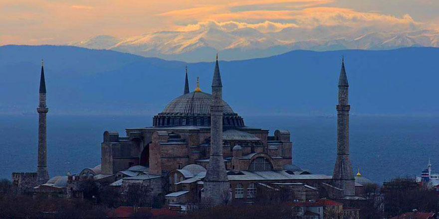 Ayasofya Camii'nden Uludağ'ı görmek mümkün