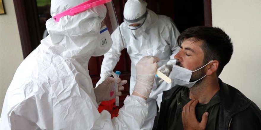 Koronada bir belirti daha: Dudakta çıkıyor