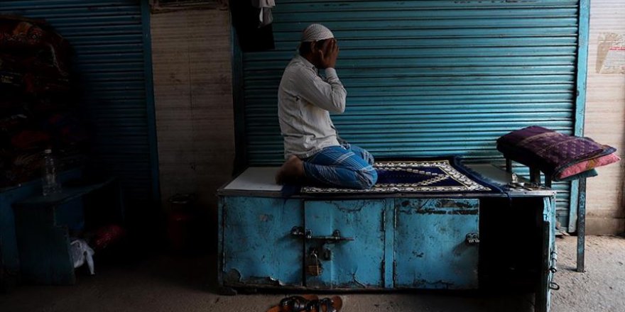 Hint Müslümanları Ramazan Bayramı'na Kovid-19 önlemleri altında giriyor