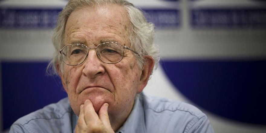 Noam Chomsky: ABD, Trump yüzünden felakete koşuyor