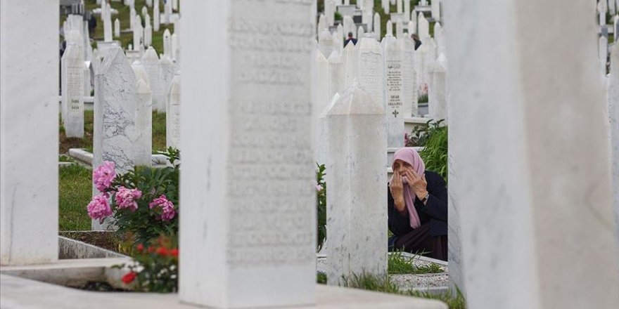 Bosna Hersek şehitleri dualarla anıldı