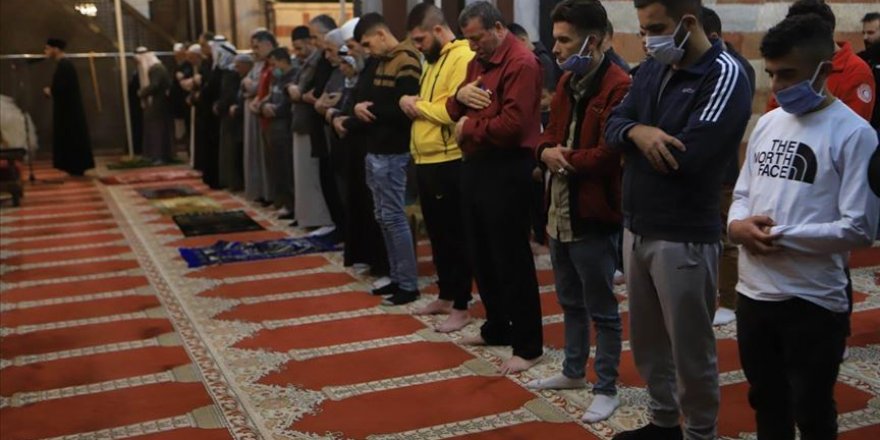 Batı Şeria'daki Harem-i İbrahim Camisi ibadete açıldı