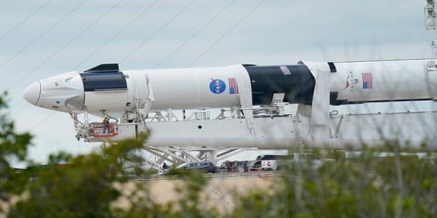 İlk astronotlu SpaceX roketi fırlatılıyor