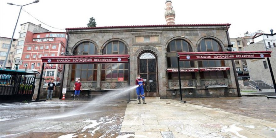 Trabzon'da 1261 cami ve cami dışı alanda cuma namazı kılınabilecek