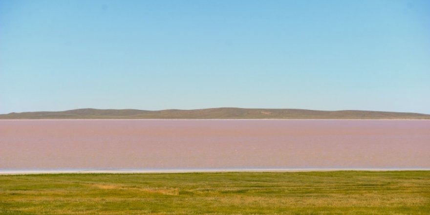 Tuz Gölü pembe renge büründü