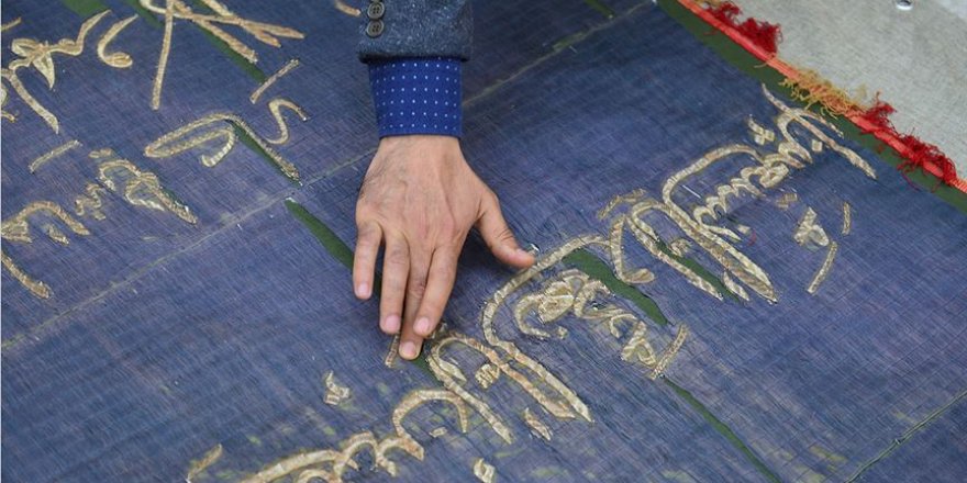 Asırlık sancaklar gün yüzüne çıkıyor