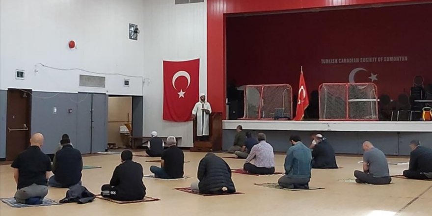 Kanada'da 2,5 ay sonra ilk cuma namazı kılındı