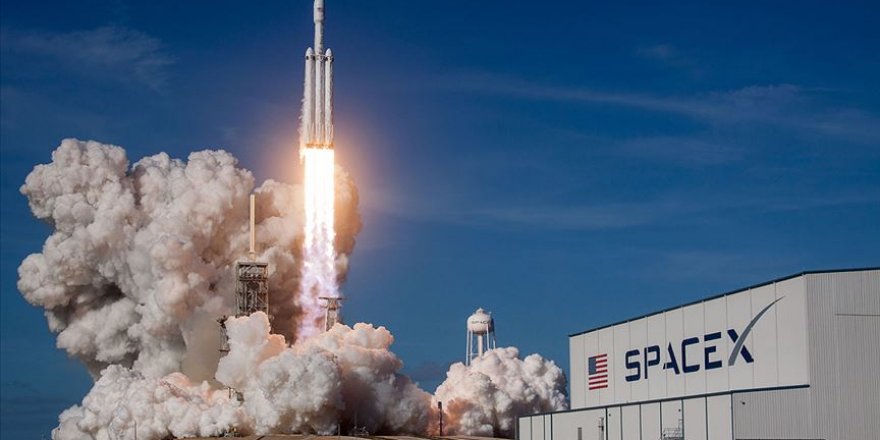 SpaceX, Starlink uydularının fırlatışını kötü hava koşulları nedeniyle yarına erteledi