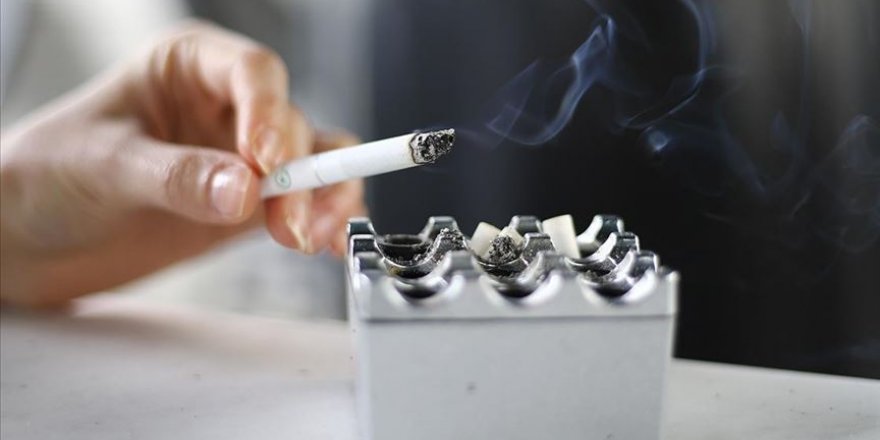 Koronavirüse karşı 'alkol' ve 'sigara' uyarısı