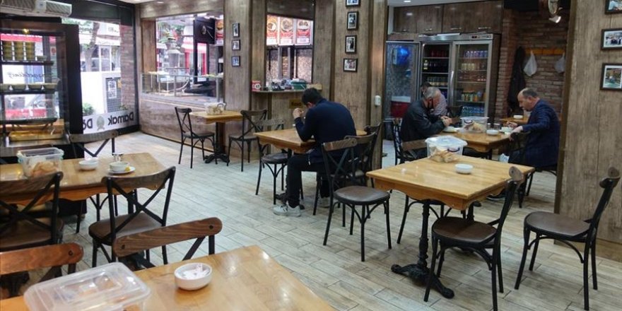 Kovid-19 vakalarındaki artışın durdurulması toplu bulunulan alanlarda kurallara uyulmasına bağlı