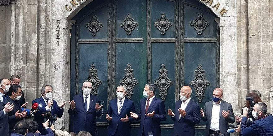 Kapalıçarşı ve Mısır Çarşısı dualarla açıldı