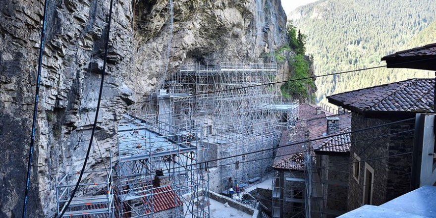 Sümela Manastırı'ndaki restorasyon çalışmaları devam ediyor