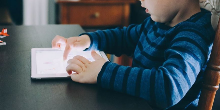 Ebeveynlere yol gösterecek 'Dijital Oyunlarda Mahremiyet Rehberi' yayımlandı