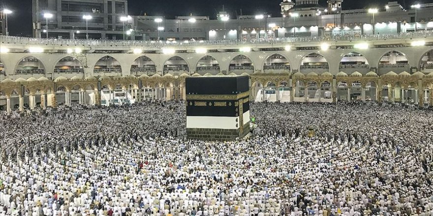 Hac ibadeti için 65 yaş sınırlaması getirildi
