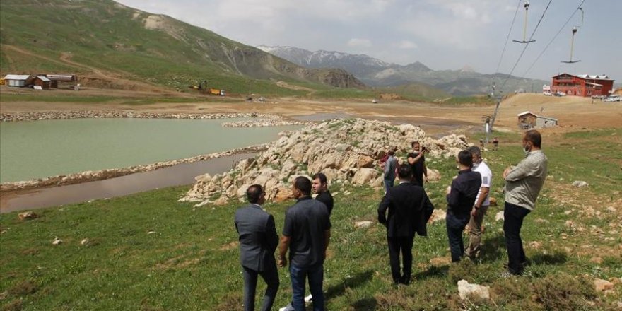 Hakkari'de 2 bin 800 rakımlı kayak merkezine 120 yataklı otel inşa ediliyor