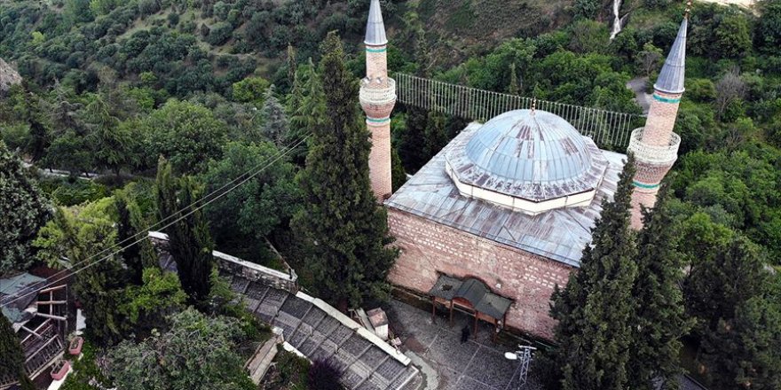 Bilecik'teki tarihi alanlar sosyal mesafe kuralına uyularak ziyaret ediliyor