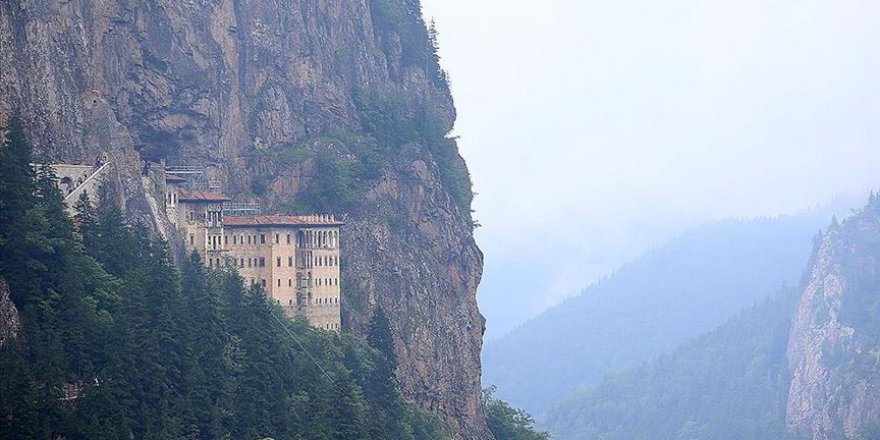 Sümela Manastırı'nın yüzde 35'lik kısmındaki restorasyon çalışmaları devam ediyor