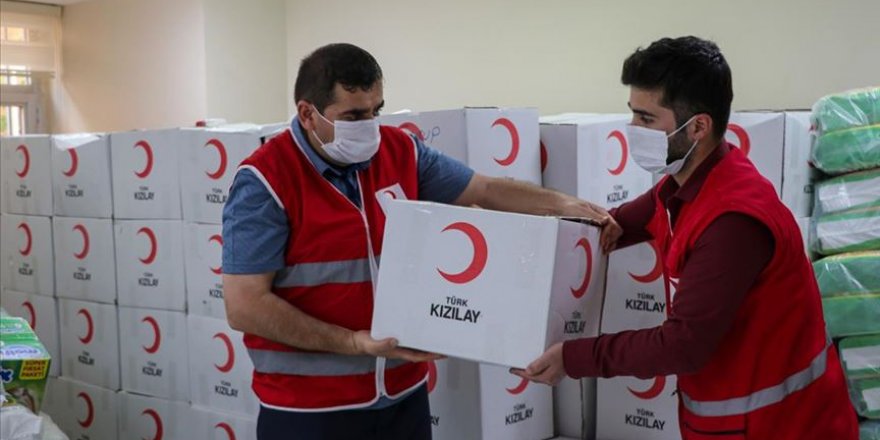 Türk Kızılay bayramda yaşlılara gıda kolisi çocuklara bayramlık verecek