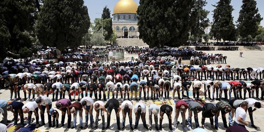 Mescid-i Aksa’da Kovid-19 salgını sonrası ilk cuma namazı